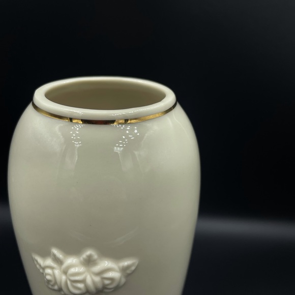 Vintage Porcelain RoseBud Vase by Lenox - Picture 5 of 9